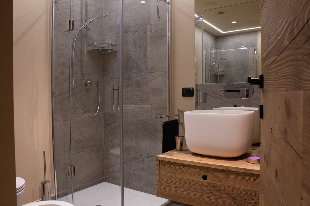 Systems Services ristrutturazione casa arredo bagno impianti Sestriere - Val Chisone - Val Susa - provincia Torino 